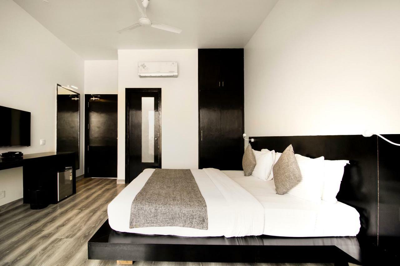 The Saneer Jaipur Hotell Exteriör bild