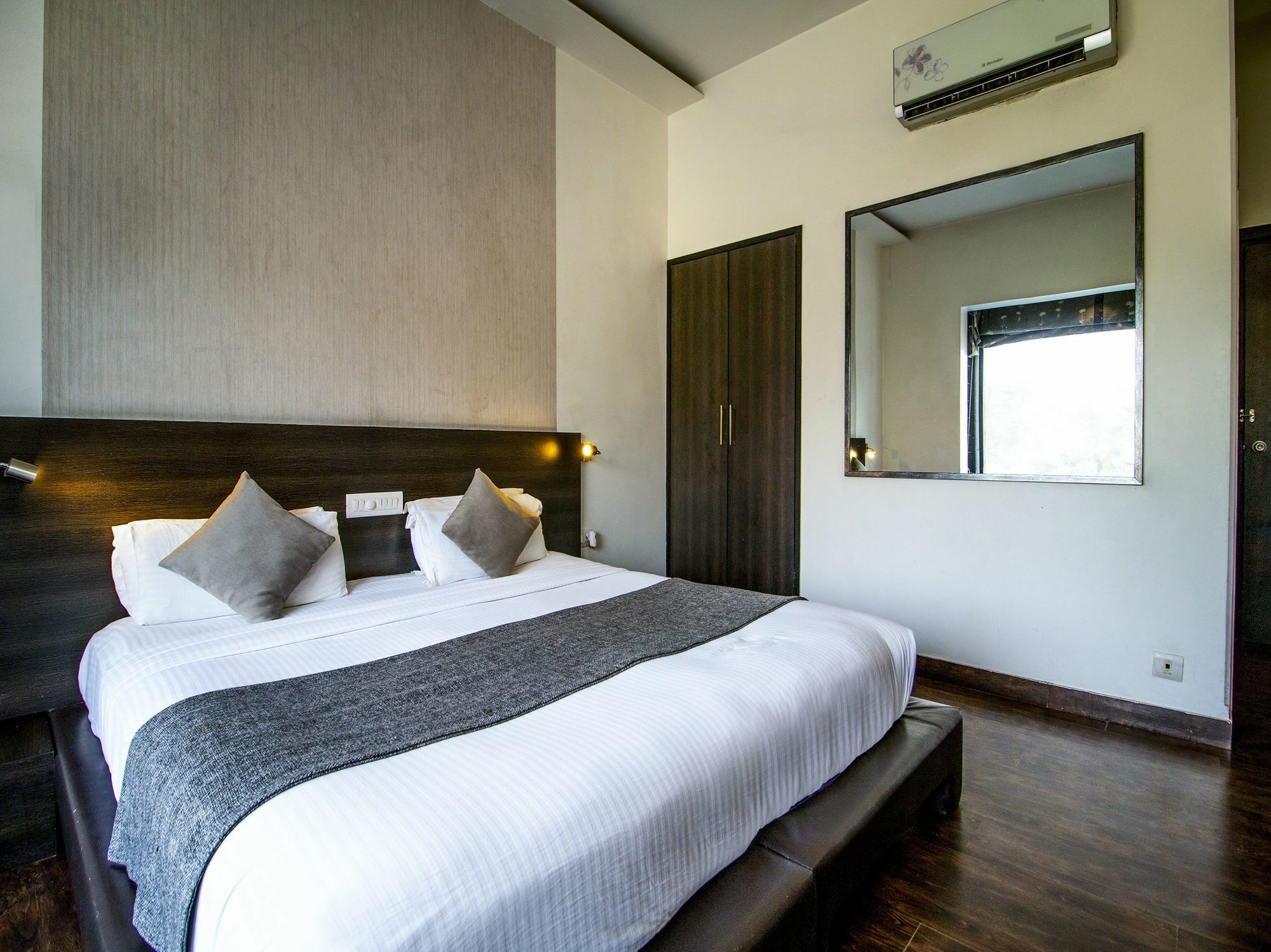 The Saneer Jaipur Hotell Exteriör bild